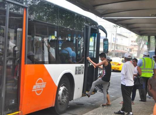 MiBus mantiene el servicio de transporte ininterrumpido.