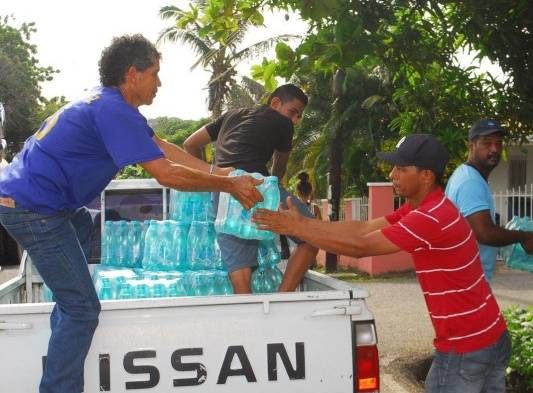 Distribución de agua en botellas se mantendrá indefinidamente en Herrera y Los Santos.