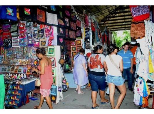 Mercado Artesanal de Balboa.