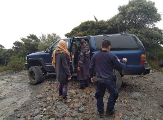 ¡Sanos y salvos! bomberos restacan a 8 turistas en el Volcán Barú