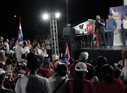 Gaby destaca que el actual gobierno ha realizado la mayor inversión social en un siglo