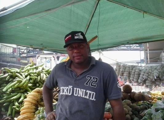 Pólemica por puestos de verduras y frutas