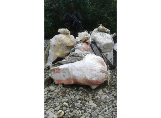 Seis colombianos detenidos y 399 kilos de drogas decomisados en Darién.