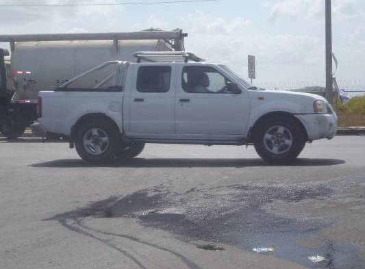 Ojo de agua en plena vía