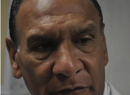 Pacientes depositan su fe en una clínica