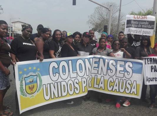 Agreden al director de la Policía Omar Pinzón en medio de las protestas en Colón
