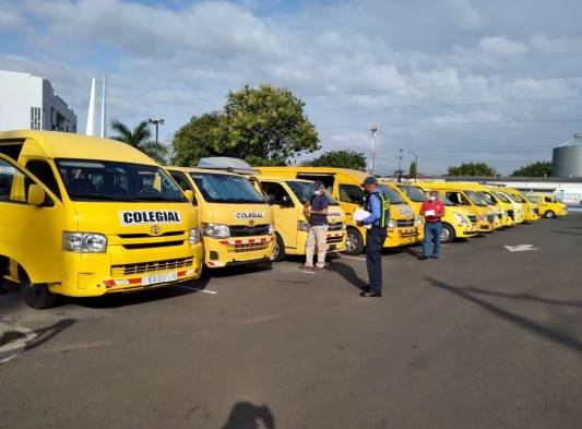 ATTT inicia con tardanza la inspección de buses colegiales