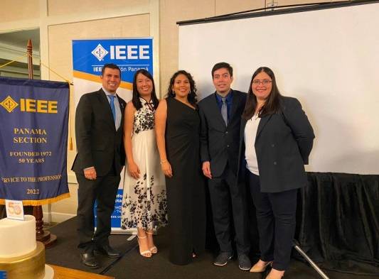 Julio García, Susana Lau, Greizy Barrera, Martín Caballero, Guadalupe González.