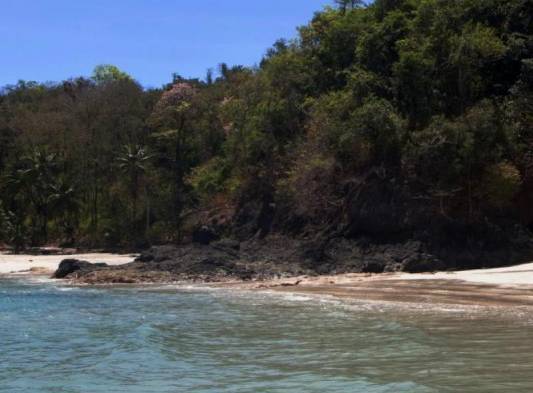 Las islas alternan bosques, playas solitarias, y manglares, protegidos ahora después de décadas de devastación.