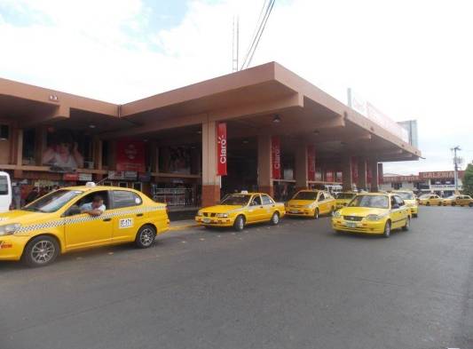 El costo mínimo por una carrera en el distrito de Santiago es de $1.15.