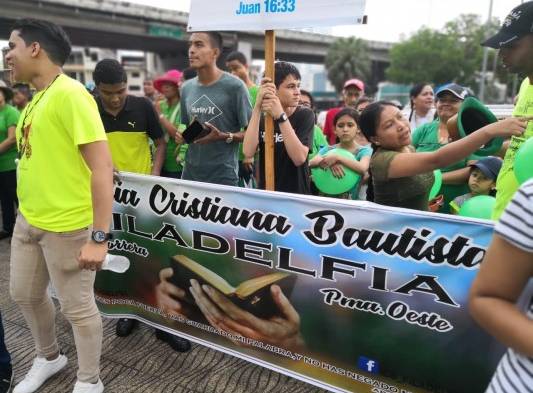 Iglesia Bautista en Panamá conmemora el mes de la Biblia