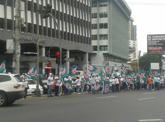 Protesta en el MP mientras realizan indagatoria a Alma Cortés 