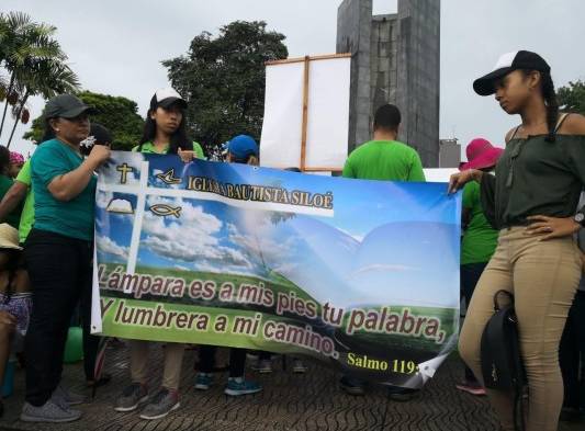 Iglesia Bautista en Panamá conmemora el mes de la Biblia