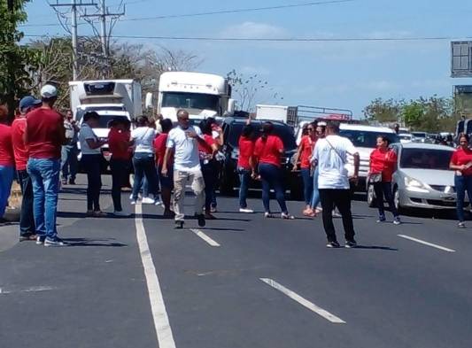 Cientos de autos afectados con el cierre.