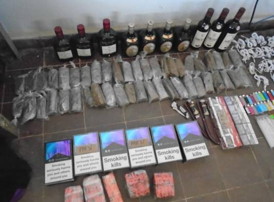 Escondían artículos prohibidos en un basurero de La Joyita