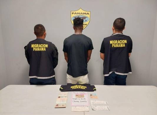 Migración devuelve a angoleño a su país por portar presunta visa fraudulenta