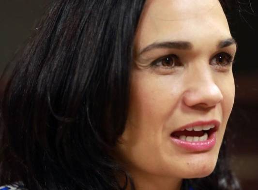 Se ríe de Italia y confirma reunión