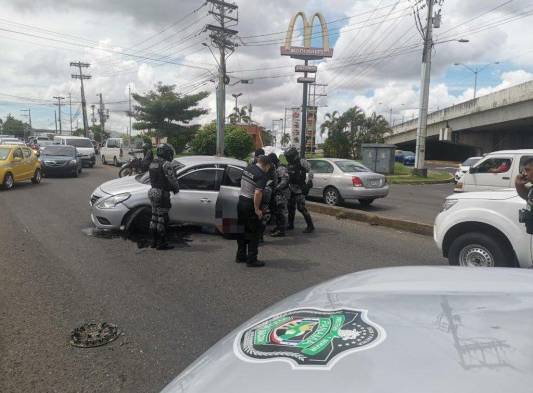 Querían robar súper en Villa Lobos y tras persecución los agarraron