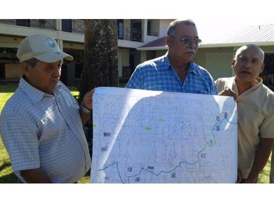 Residentes del área de Potrerillos solicitan que se complete los cinco kilómetros de la ruta sur.