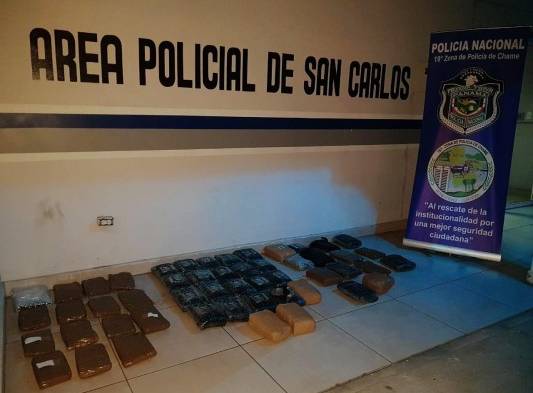 Pareja cae con 51 paquetes de droga en San Carlos