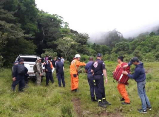 Fuerza de Tarea Conjunta en labor de rescate de joven colombiana.