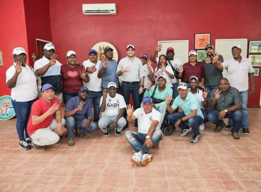 ​Gaby&nbsp;recibe gran apoyo en las costas colonenses​