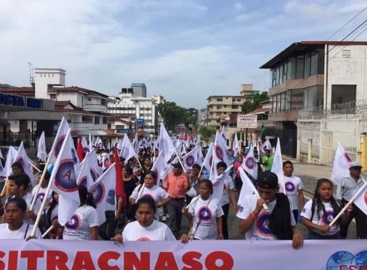 Panameños marchan en el Día del Trabajador