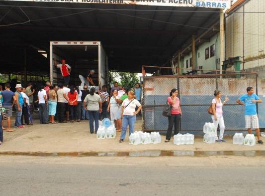 Perjudicados compraban gran cantidad de galones de agua para el consumo y cocinar sus alimentos.