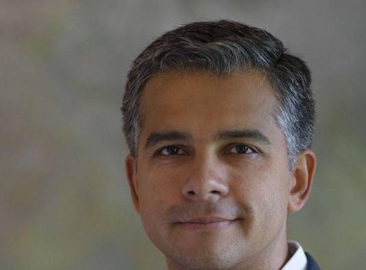 El autor costarricense Rodolfo Leitón.