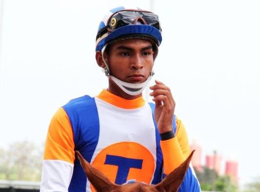 Omarcito tiene 32 triunfos.