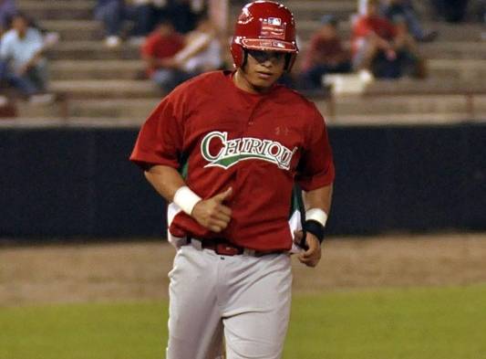 Jeffer Patiño fue la bujía de Chiriquí anoche en el Kenny.