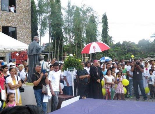 Caravana tras la llegada de la reliquia de Don Bosco en Pedregal.