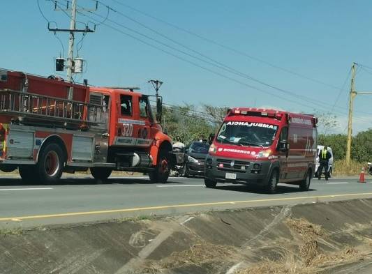 Accidente de tránsito genera congestión cerca de la Azucarera de Coclé