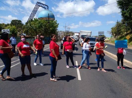 Madres encabezaron la protesta.