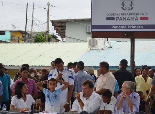 Varela se comprometió en construir infraestructuras deportivas en Arnulfo Arias.