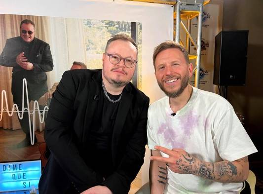 Los integrantes del dúo Sin bandera, el mexicano Leonel García (i), y el argentino Noel Schajris.