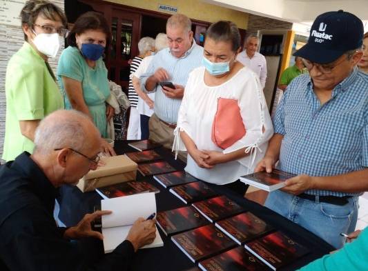 Presentan la novela 'El zorro chitreano', del autor Luis Carlos Innis