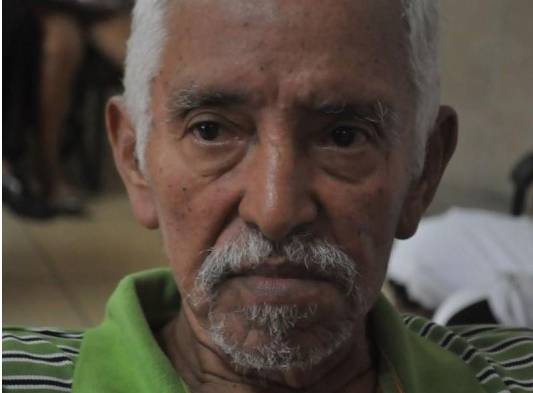 Pacientes depositan su fe en una clínica