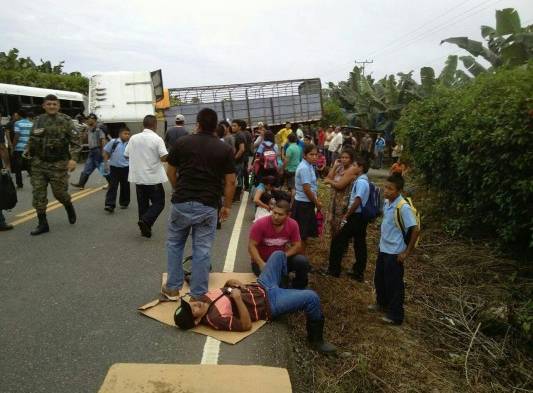 El bus estaba con pasajeros a bordos, ocho de ellos resultaron heridos.