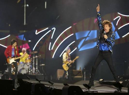 La agrupación británica The Rolling Stones presentándose en un concierto parte de la gira América Latina Olé Tour 2016, en Sao Paluo, Brasil.