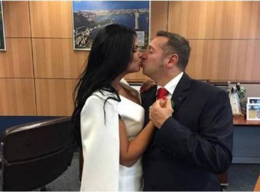 Miss Bumbum Milena Santos se casó, con el ministro de turismo de Brasil.