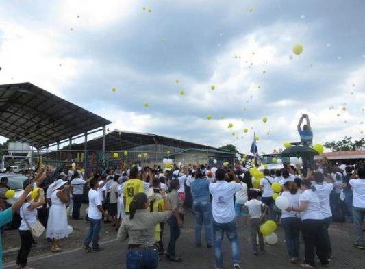 Caravana tras la llegada de la reliquia de Don Bosco en Pedregal.