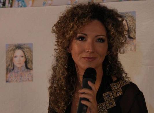 Erika Ender - Cantautora.