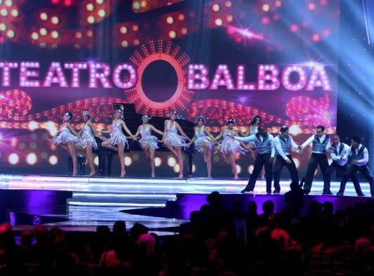 En cuatro diferentes actos, bailarines, cantantes y músicos mostraron las épocas más memorables de la construcción del Canal.