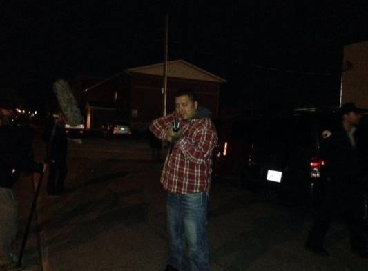 Intenta matar a los protagonistas.