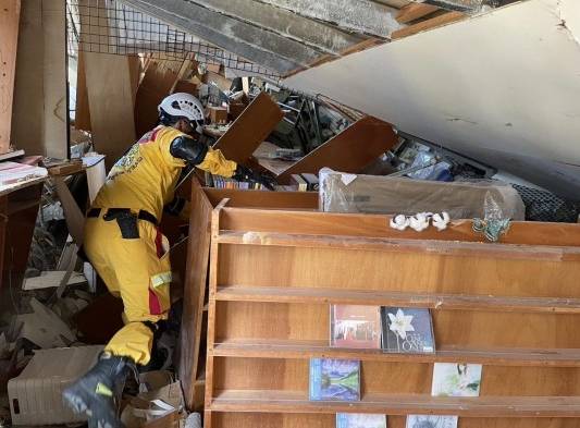 El terremoto y sus sucesivas réplicas causaron cuantiosos daños materiales.