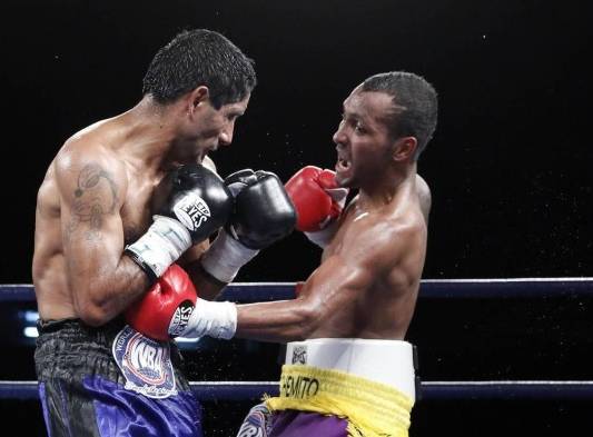 El panameño Anselmo ‘Chemito’ Moreno (d) viene de vencer al argentino Javier Chacón.