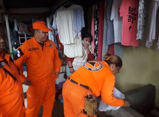 Sinaproc atiende a afectados por inundaciones