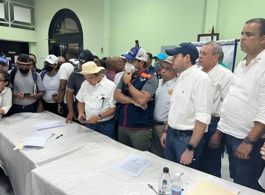 El vicepresidente Carrizo estuvo al frente de las negociaciones.