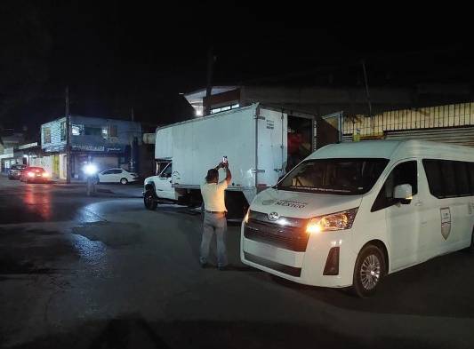 Hallan a 72 migrantes centroamericanos en vehículo de carga en sur de México